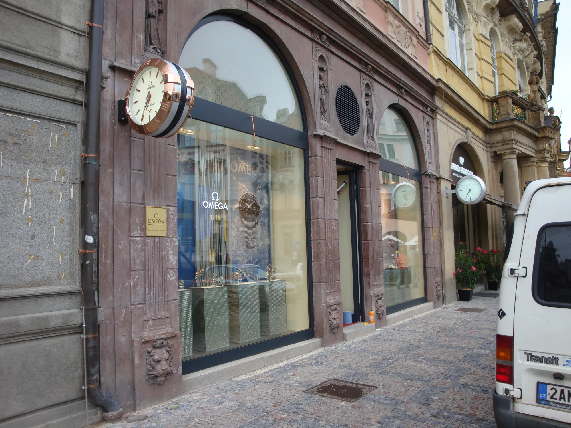 Prodejna Omega, Staroměstské náměstí, Praha (2012)